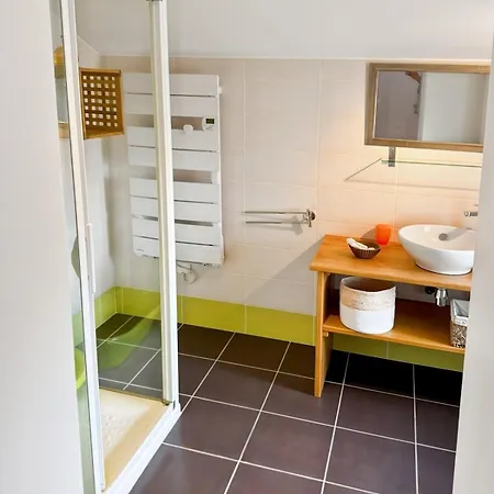 Vakantiehuis Le Angele, 12pers, Piscine, Calme, 4ch, 9lits Sénezergues